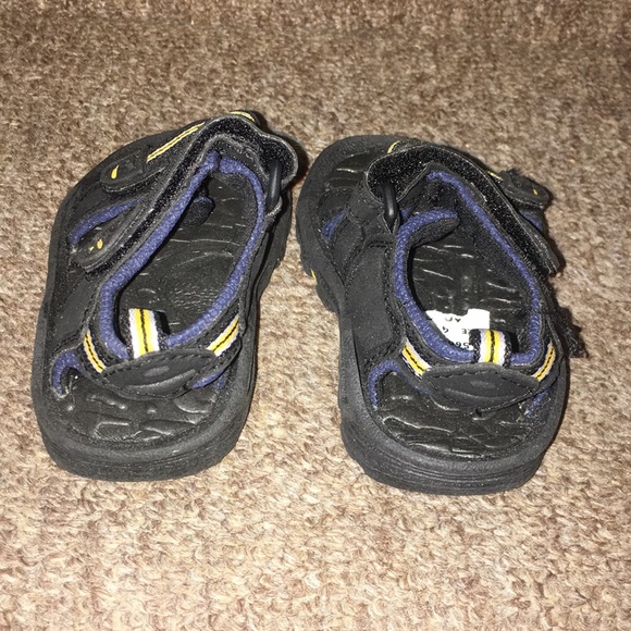 💙NWT Wolfe Island Rugged Boy’s Sandals - Picture 3 of 8